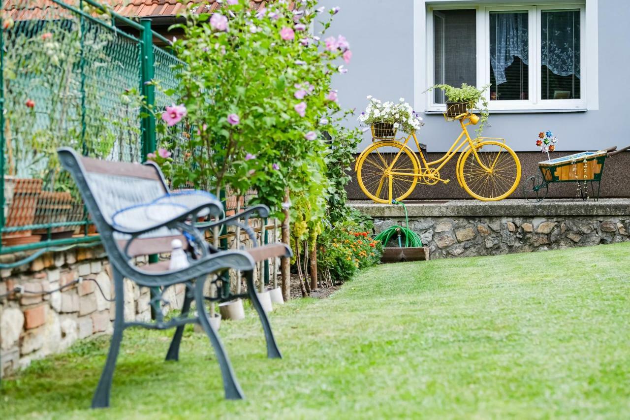 Apartment Livi ميكولوف المظهر الخارجي الصورة