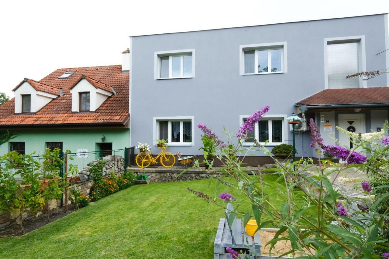 Apartment Livi ميكولوف المظهر الخارجي الصورة